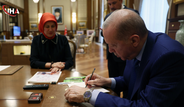 Cumhurbaşkanı Erdoğan, Türk Kızılay'a Kurban Bağışı Yaptı