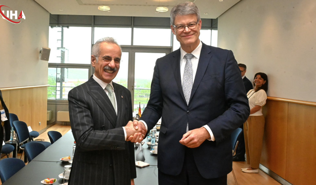 Bakan Uraloğlu, Alman Mevkidaşı Schnieder ile Görüştü