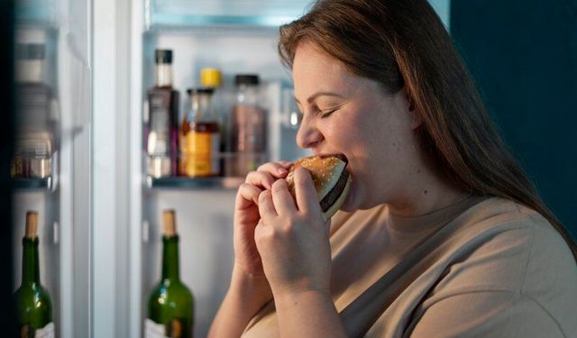 ‘Gece Geç Saatlerde Yemek Yemek Metabolizmayı Olumsuz Etkiliyor’