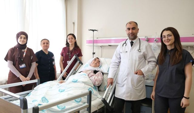 77 Yaşındaki Hastaya Hayat Veren Ameliyat Sivas’ta Gerçekleştirildi