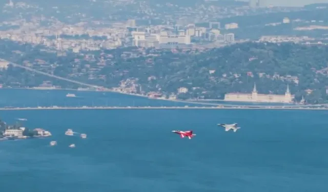 HÜRJET'ten İstanbul'un fethi İçin Gösteri Uçuşu