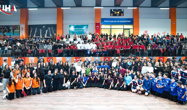 Ümraniye’de 38 Bin 500 Öğrencinin Katıldığı Ödül Töreni Sona Erdi