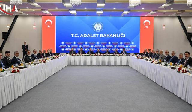 Bakan Gürlek Karadenizli Vekillerle Buluştu