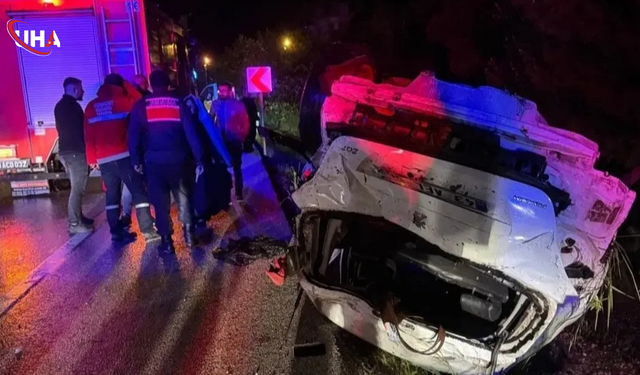 Kütahya'da Korkutan Kaza: Takla Atan Otomobilde 4 Yaralı