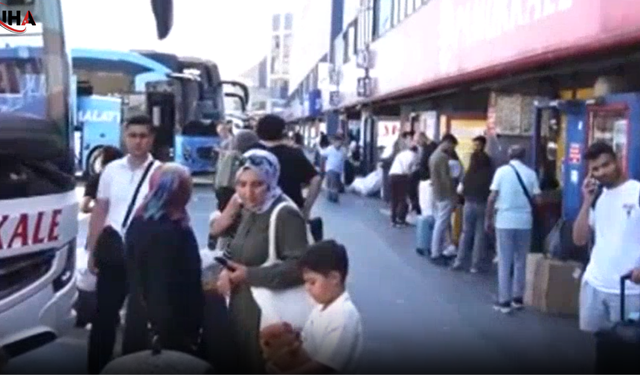 İstanbul'da Karneyi Alan Otogara Koştu