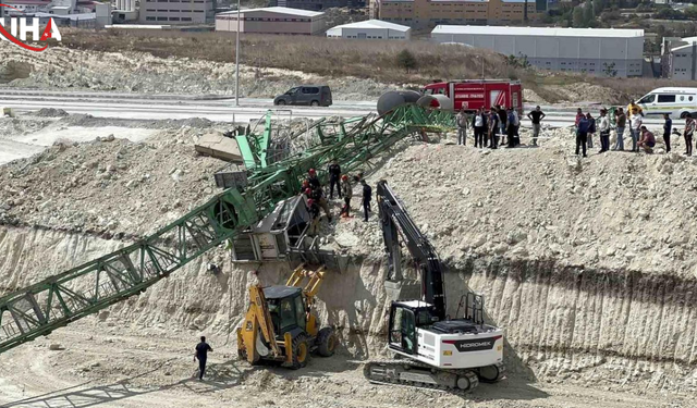 İstanbul’da Dev Kule Vinç Devrildi, 2 İşçi Altında Kaldı
