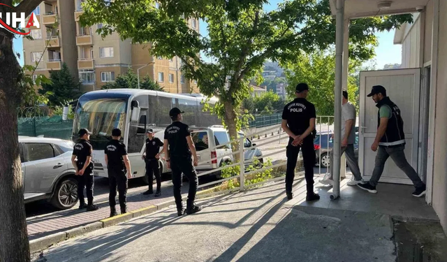 Aralarında Ünlü İsimlerin Olduğu Kafile Sağlık Kontrolünde