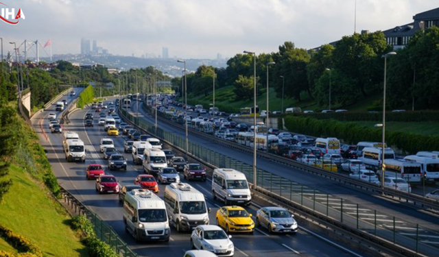 İstanbul’da Haftanın İlk Gününde Trafik Çilesi: Yoğunluk %67’ye Ulaştı