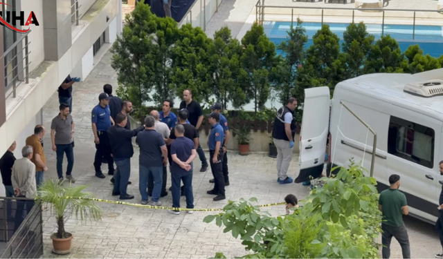 Boşanan Eski Çift Site Bahçesinde Ölü Bulundu