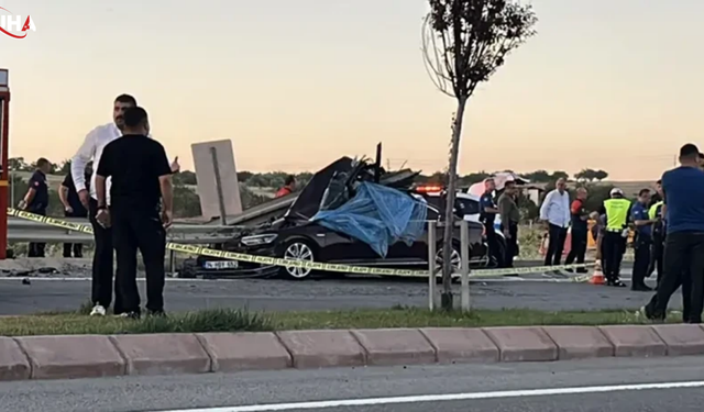 Kayseri'den Acı Haber: Kontrolden Çıkan Otomobil Bariyerlere Çarptı
