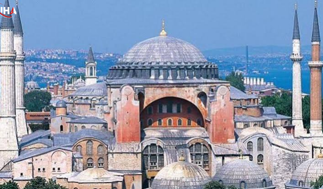 Yüksek Sesle İncil Okuyan 2 Yabancı Yakalandı