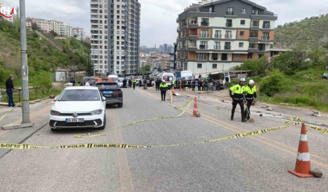 Ankara'da Hafriyat Kamyonları Çarpıştı: Alev Alev Yanan Araçlarda 2 İşçi Can Verdi