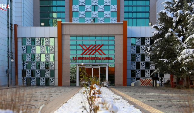 Vakıf Üniversitelerinde Zam Tavanı Netleşti: Ara Sınıflarda Artış Oranı Yüzde 25 İle Sınırlandırıldı