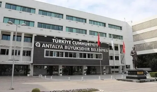 Antalya Büyükşehir Belediyesi'ndeki Yolsuzluk Soruşturmasında 2 Kişi Serbest Bırakıldı