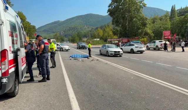 Antalya'da Feci Kaza! 2 Ölü, 4 Yaralı