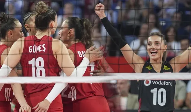 Şampiyonaya Harika Başladık: Filenin Sultanları Letonya'ya Set Vermedi