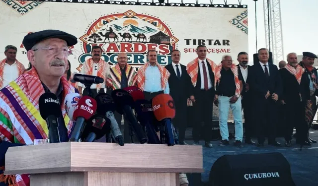 Defalarca Kurultay Çağrısı Yapmıştı: Kemal Kılıçdaroğlu İle Aynı Karede Yer Aldı!
