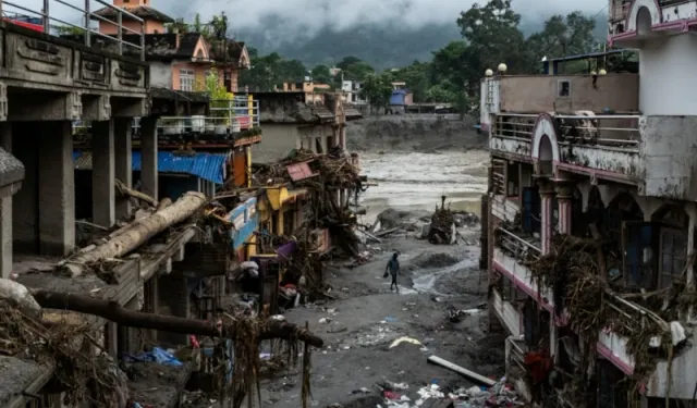 Nepal'deki Selde Hayatını Kaybedenlerin Sayısı 734'e Çıktı