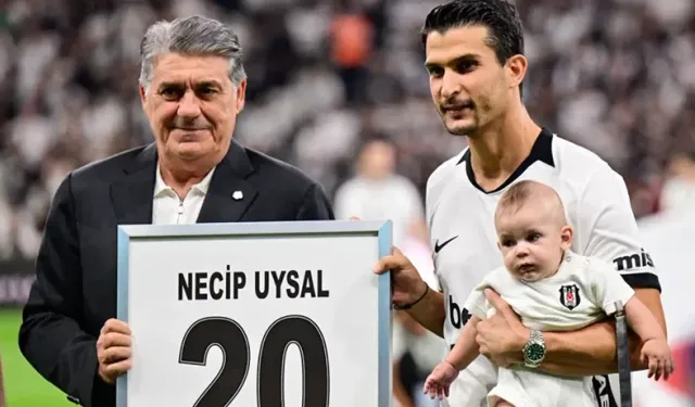Beşiktaş’ta Bir Devrin Sonu... Necip Uysal Futbola Veda Etti