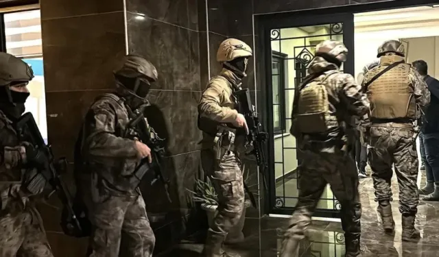 İstanbul'da Esnafın Kabusu Olmuşlardı! 'Ay Grubu' Silahlı Suç Örgütüne Operasyon