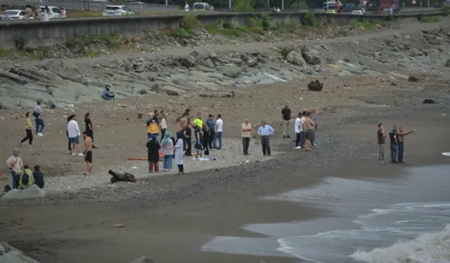 Rize'den Acı Haber: Denize Giren Kardeşlerden Biri Boğuldu, Diğeri Kayboldu