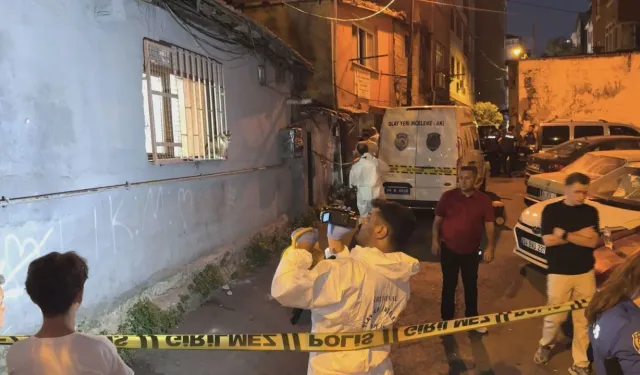 İstanbul'un Göbeğinde Sır Ölüm! Gecekondudan Gelen Kokular Harekete Geçirdi