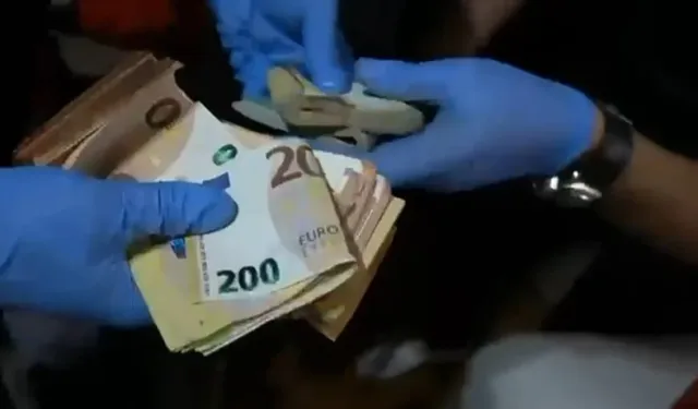 UltraAslan Liderinin Evinden Servet Çıktı! Altın, Döviz ve Silah Ele Geçirildi
