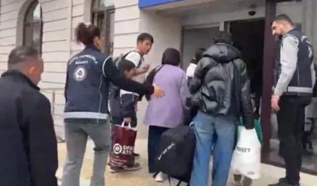 29 Düzensiz Göçmen Yakalandı: 1 Gözaltı Var