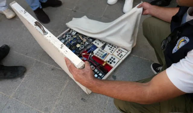İstanbul'da Okul Önünde 'Sustalı' Alarmı: Seyyar Satıcıya Suçüstü