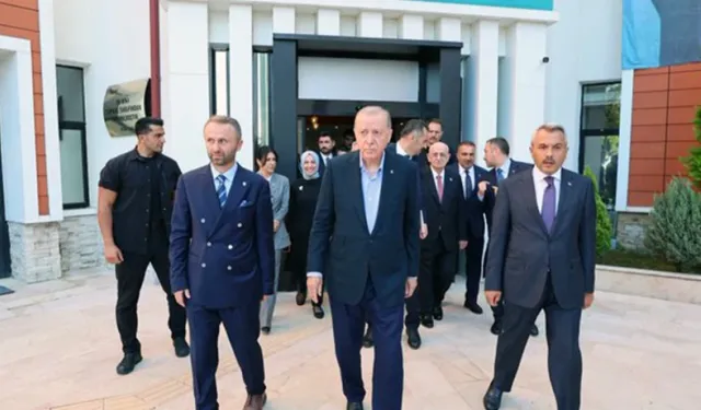 Cumhurbabaşkanı Erdoğan’dan Rize’de Üniversite Ziyareti! Recep Tayyip Erdoğan Üniversitesine Gitti