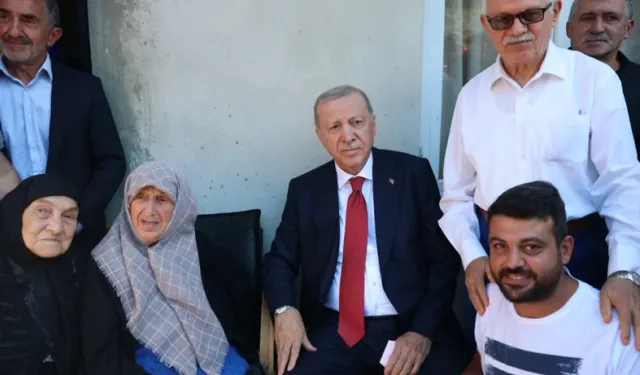 Cumhurbaşkanı Erdoğan'dan Rize'de Komşularına Sürpriz Ziyaret