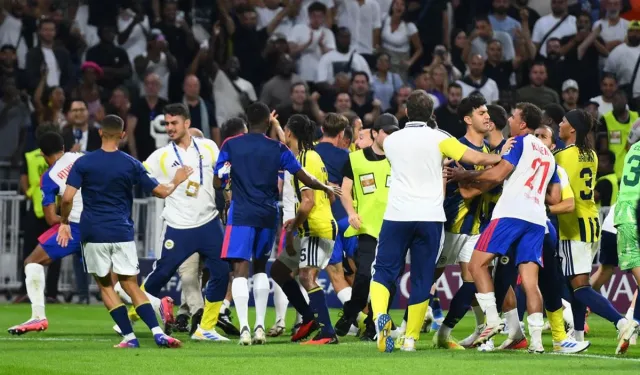 UEFA’dan Fenerbahçe’ye Ağır Darbe! Olaylı Maçın Faturası Kesildi!