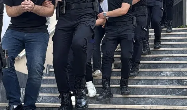 İzmir’de Galericilik Perdesiyle Tefecilik: 7 Kişi Tutuklandı