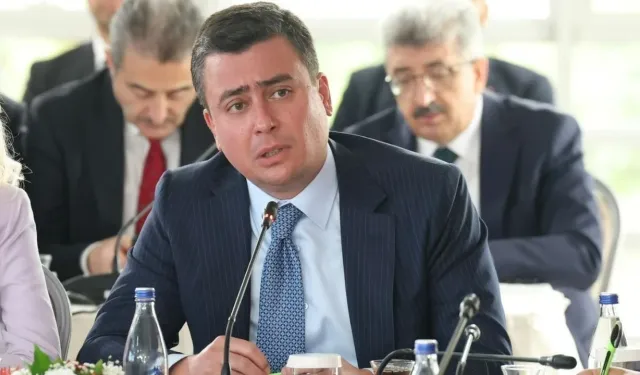 Meclis Kulislerinde Olay İddia: Osman Gökçek Kendi Partisinin Milletvekilini CHP'li Sanıp Yumrukladı