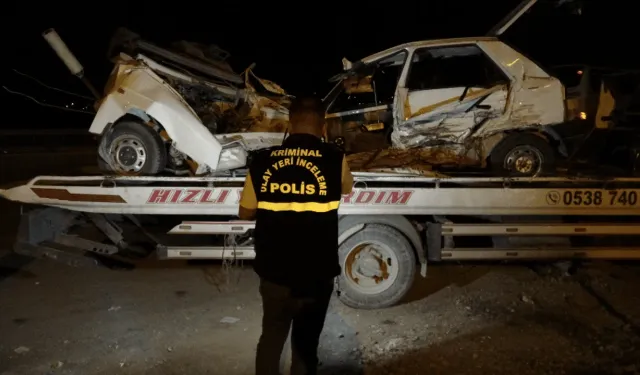 Otomobil İkiye Bölündü, Sürücü Hayatını Kaybetti