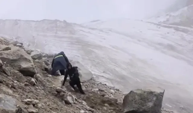 Ağrı Dağı'nda Heyelan: Dağcılar Son Anda Kurtuldu