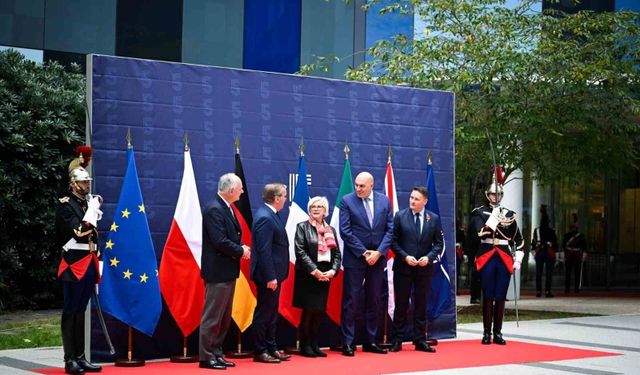 E5 Savunma Bakanlarından Paris'te Kritik Güvenlik Zirvesi