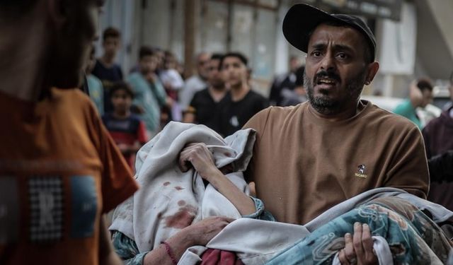 İsrail'in Gazze'deki Çadır Saldırısında Üç Kişi Yaşamını Yitirdi