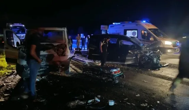 Manisa'da Zincirleme Trafik Kazası: 1'i Ağır 5 Yaralı