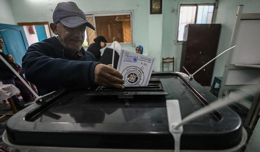 Mısır’da halk Cumhurbaşkanlığı seçimleri için sandık başında