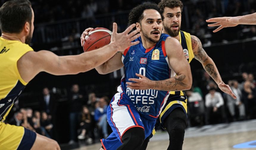 Dev maçın galibi Anadolu Efes