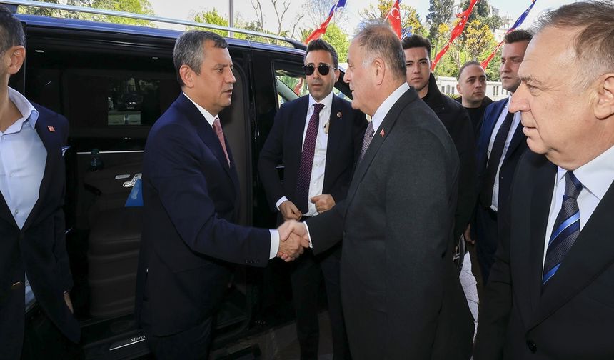 Özgür Özel Saraçhane'de Konuştu