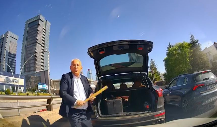 Trafikte Tartıştığı Sürücünün Üzerine Beyzbol Sopasıyla Yürüdü