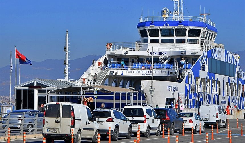 İzmir'de feribota zam yapıldı