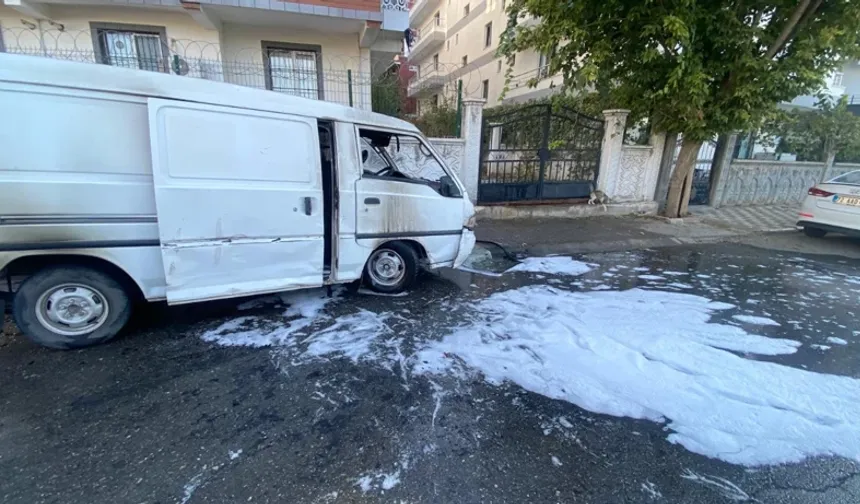 Panelvan Alevlere Teslim Oldu: Batman’da Yangın