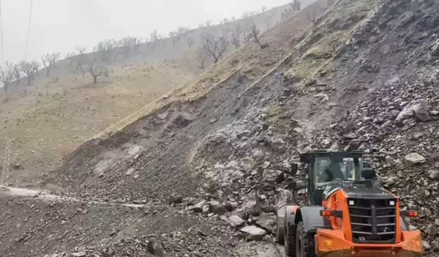 Batman’da Kapalı Kalan Heyelan Yolları Trafiğe Açıldı