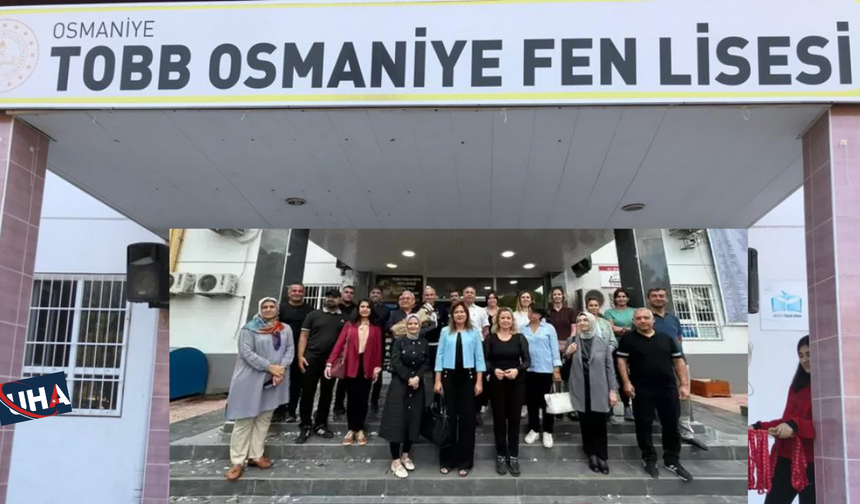 35 Yıllık Öğretmen, Emekliliğinde Alkışlarla Uğurlandı