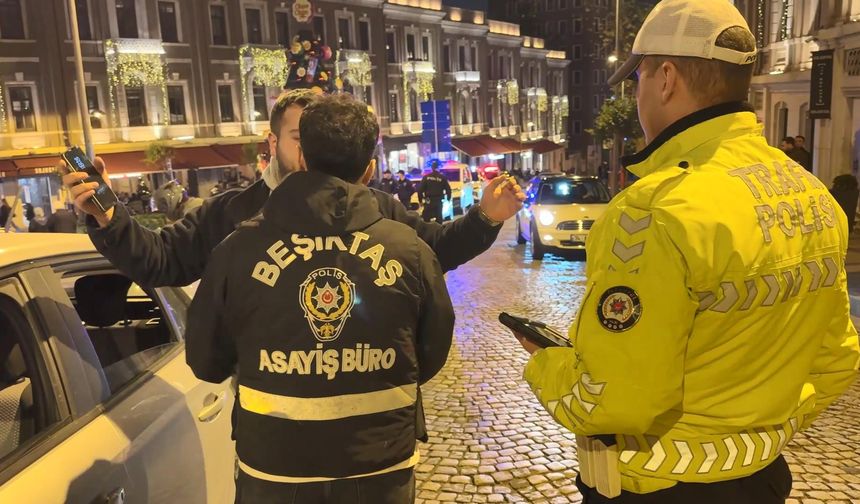 İstanbul Beşiktaş’ta Yüksek Sesli Müzik Açan Sürücüye Ceza Kesildi