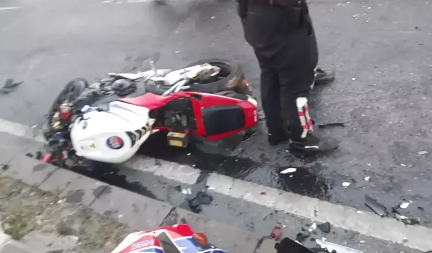 İstanbul Fatih’te Otomobilin Çarptığı Motosikletli Yaralandı