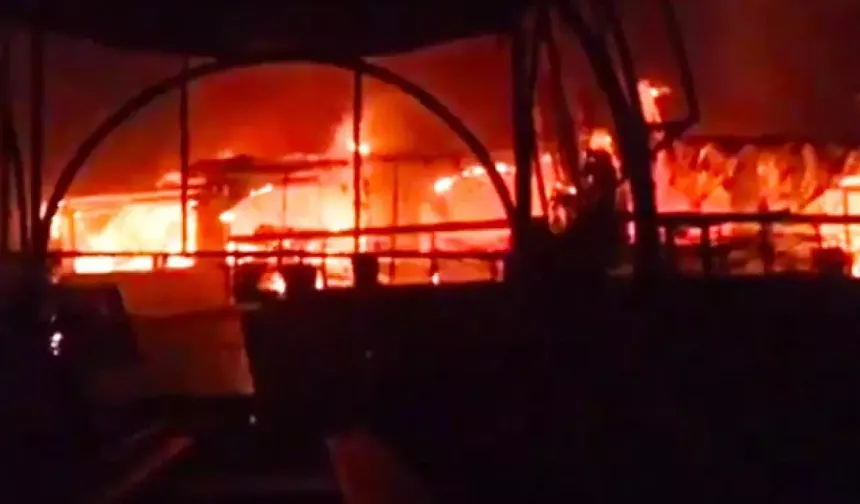 Gece Kulübü Yangını Hindistan’da 25 Can Aldı